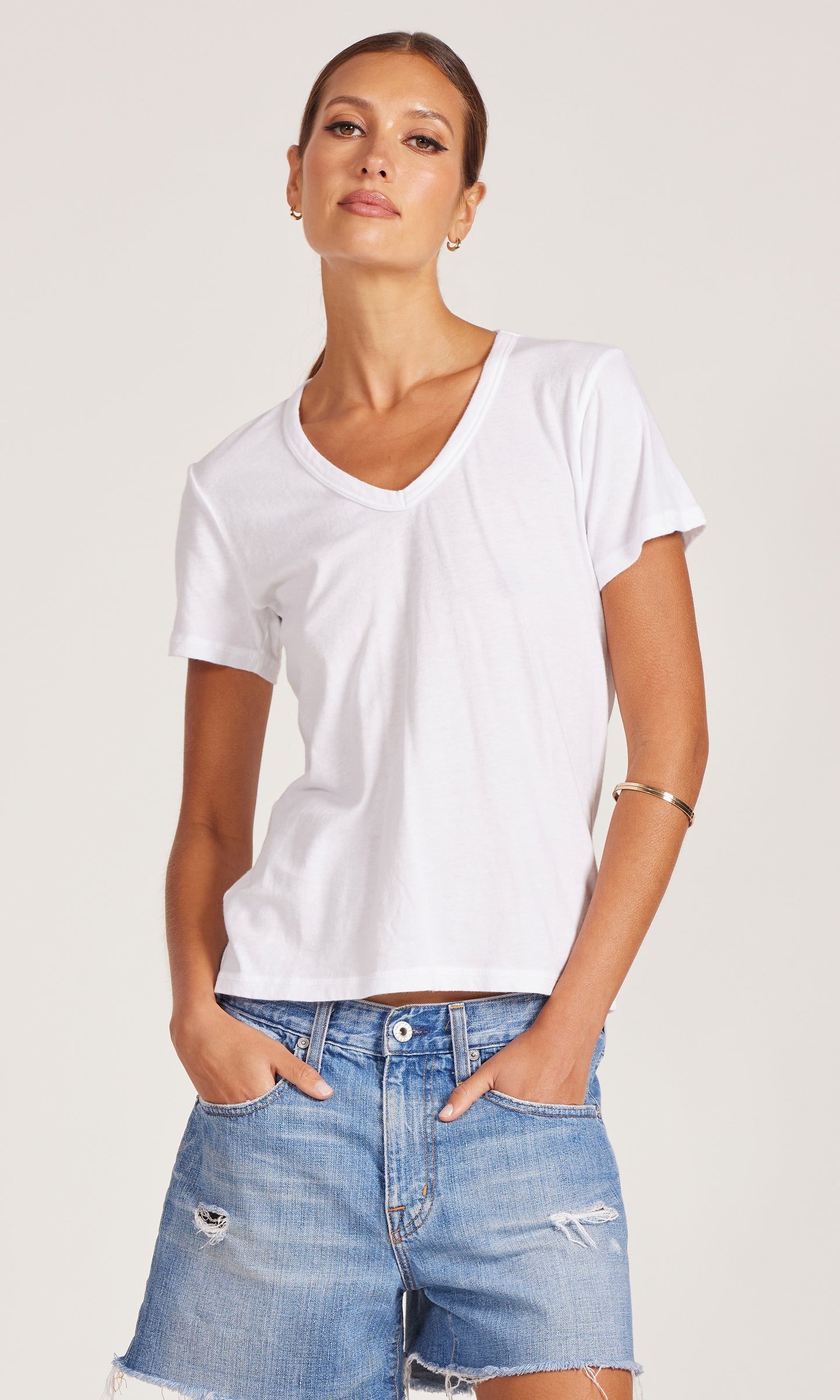 Bobi Classic Vneck Tee