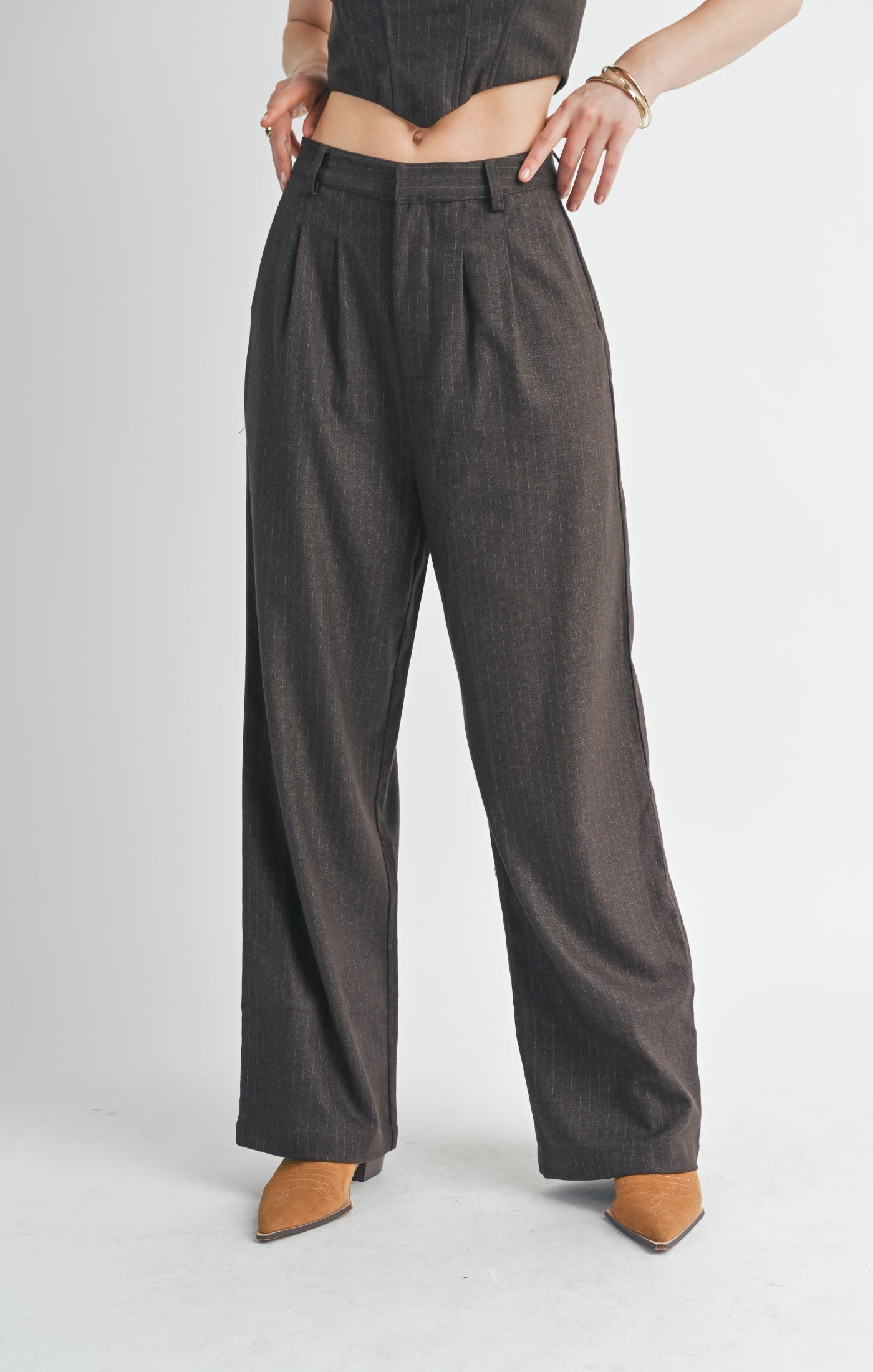 Sage Trust Me Pleated Trouser / brown