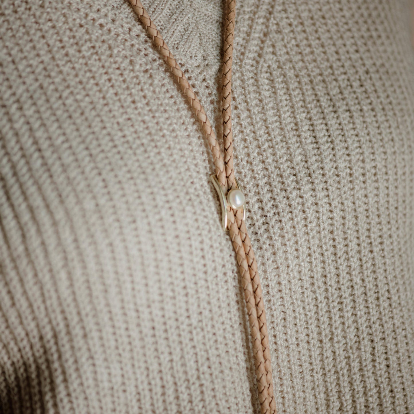 Commonform Shepherd Bolo Tie // Stone