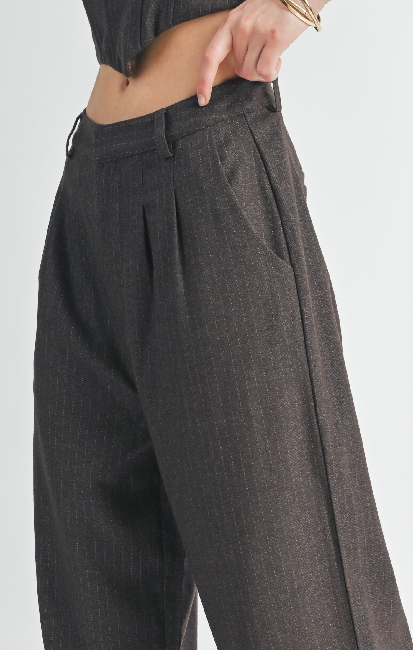 Sage Trust Me Pleated Trouser / brown