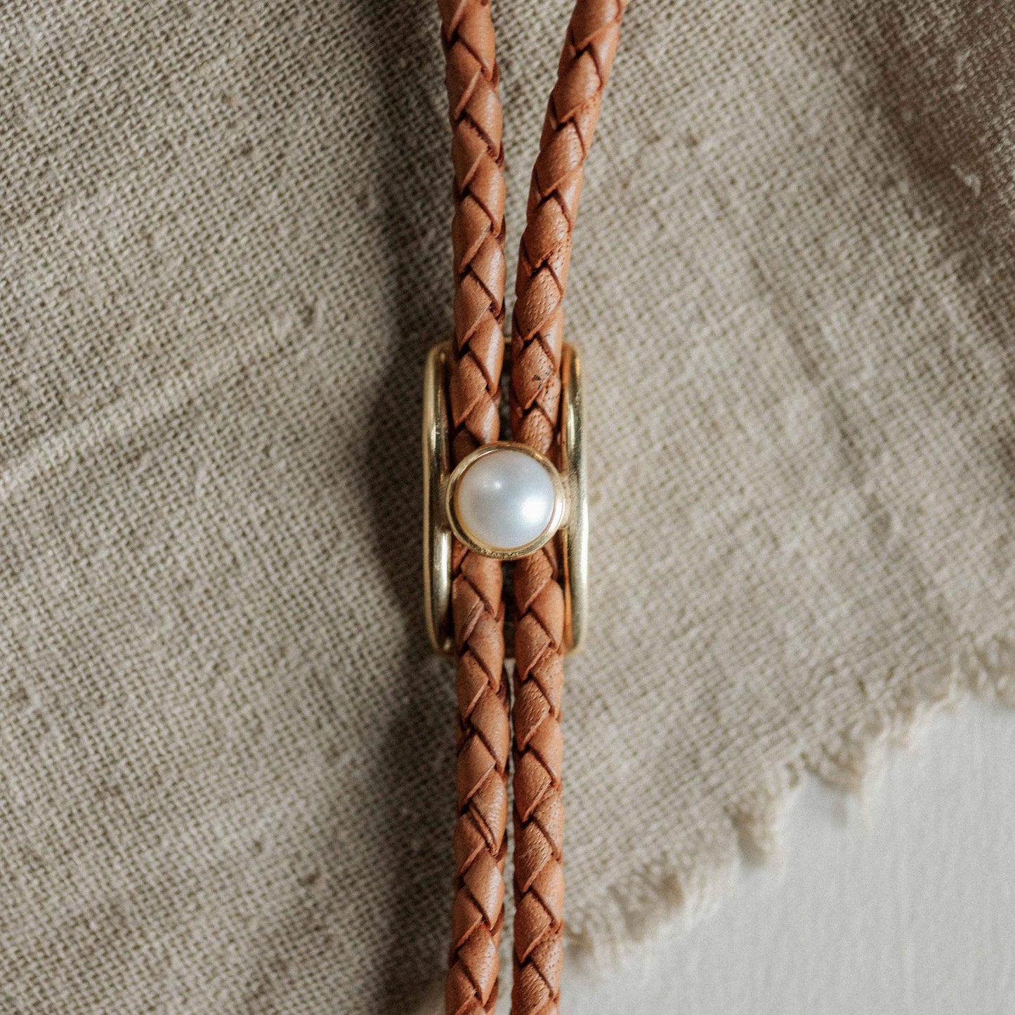 Commonform Shepherd Bolo Tie // Stone